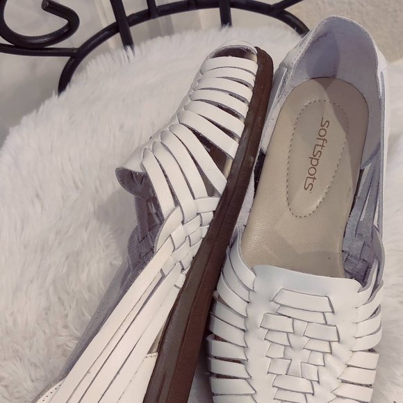 7 Wide Softspots Women's Trinidad White leather slip ons - Picture 3 of 7